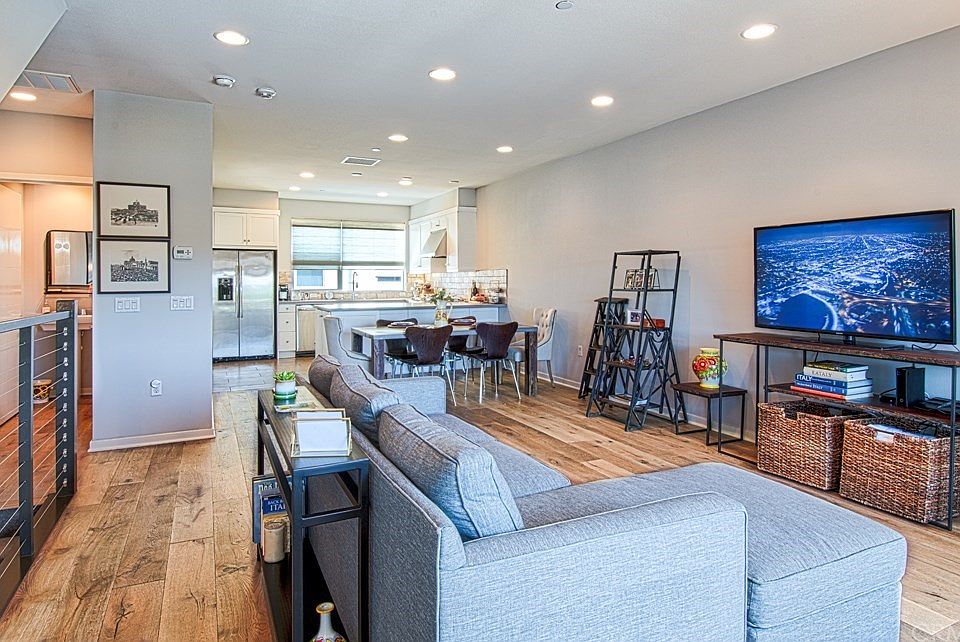 1st image of 1532 Greenwich Way