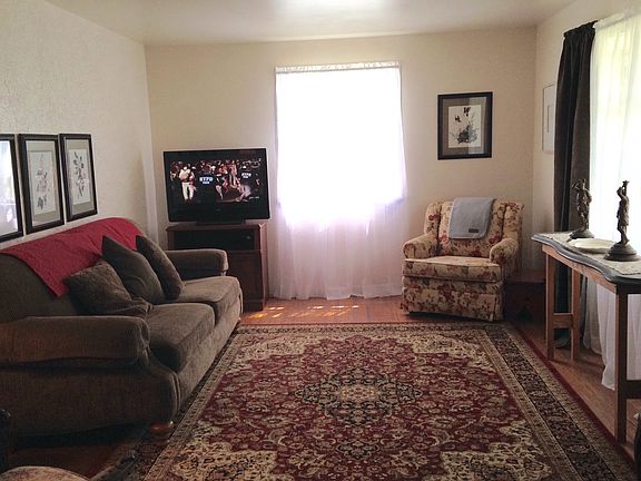 5th image of 10 Edward Ln