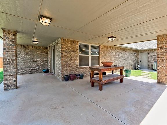 3rd image of 8909 Stacy Lynn Ln