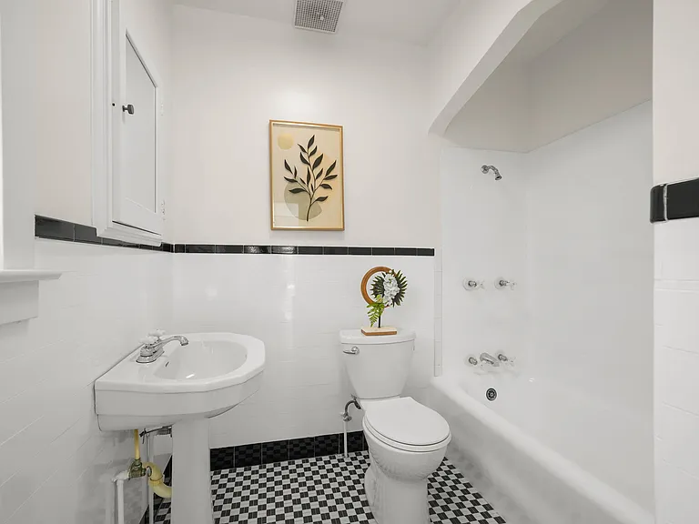 554 Edgewood Rd — Photo 33