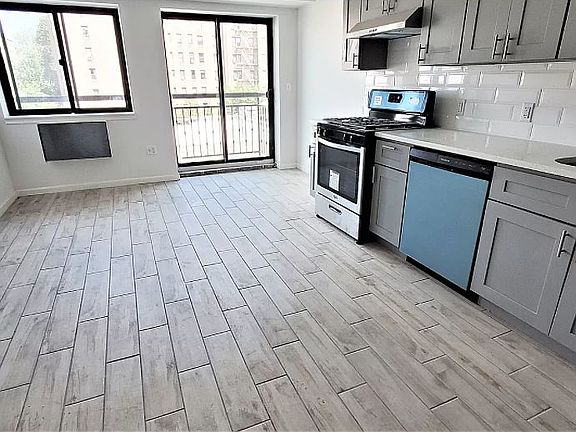 3rd image of 25-28 Broadway #6T