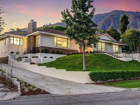 5th image of 2029 Highland Oaks Dr