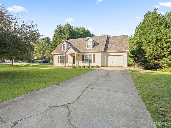 3rd image of 2840 Tumbleweed Dr