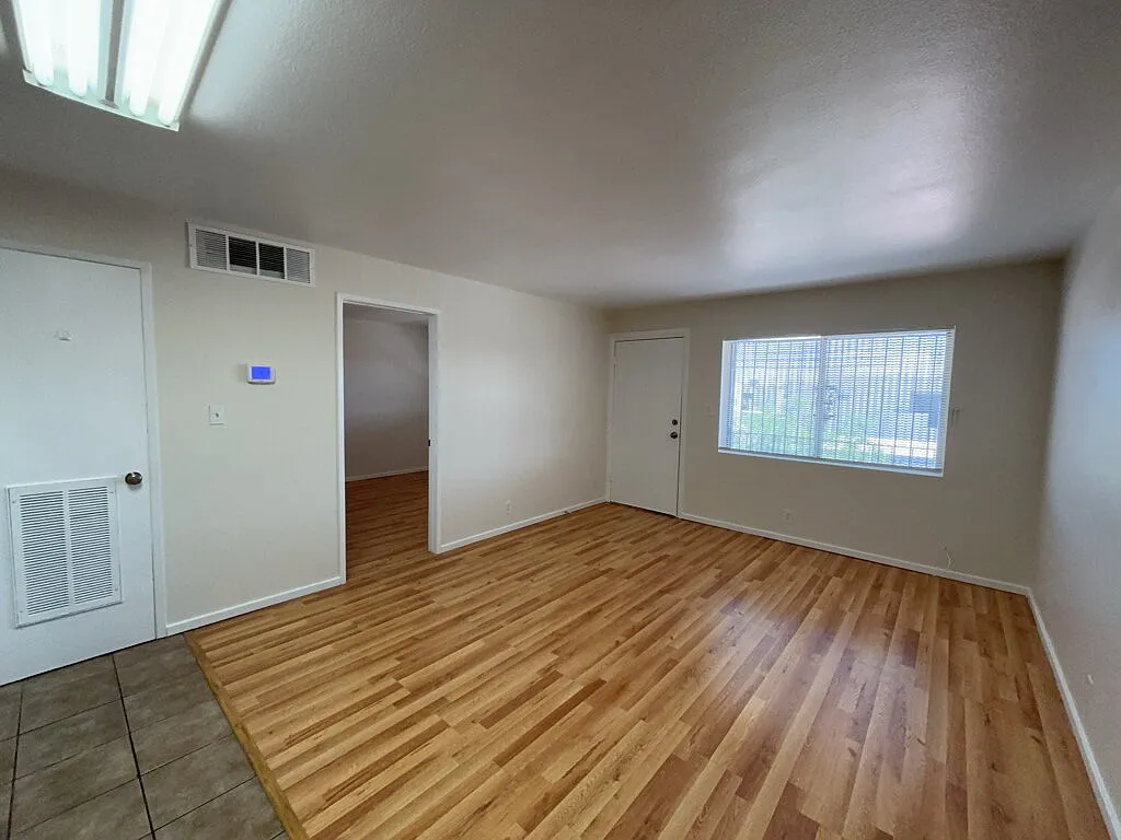 1 bed, 1.0 bath, 480 sqft, $875 — Photo 4