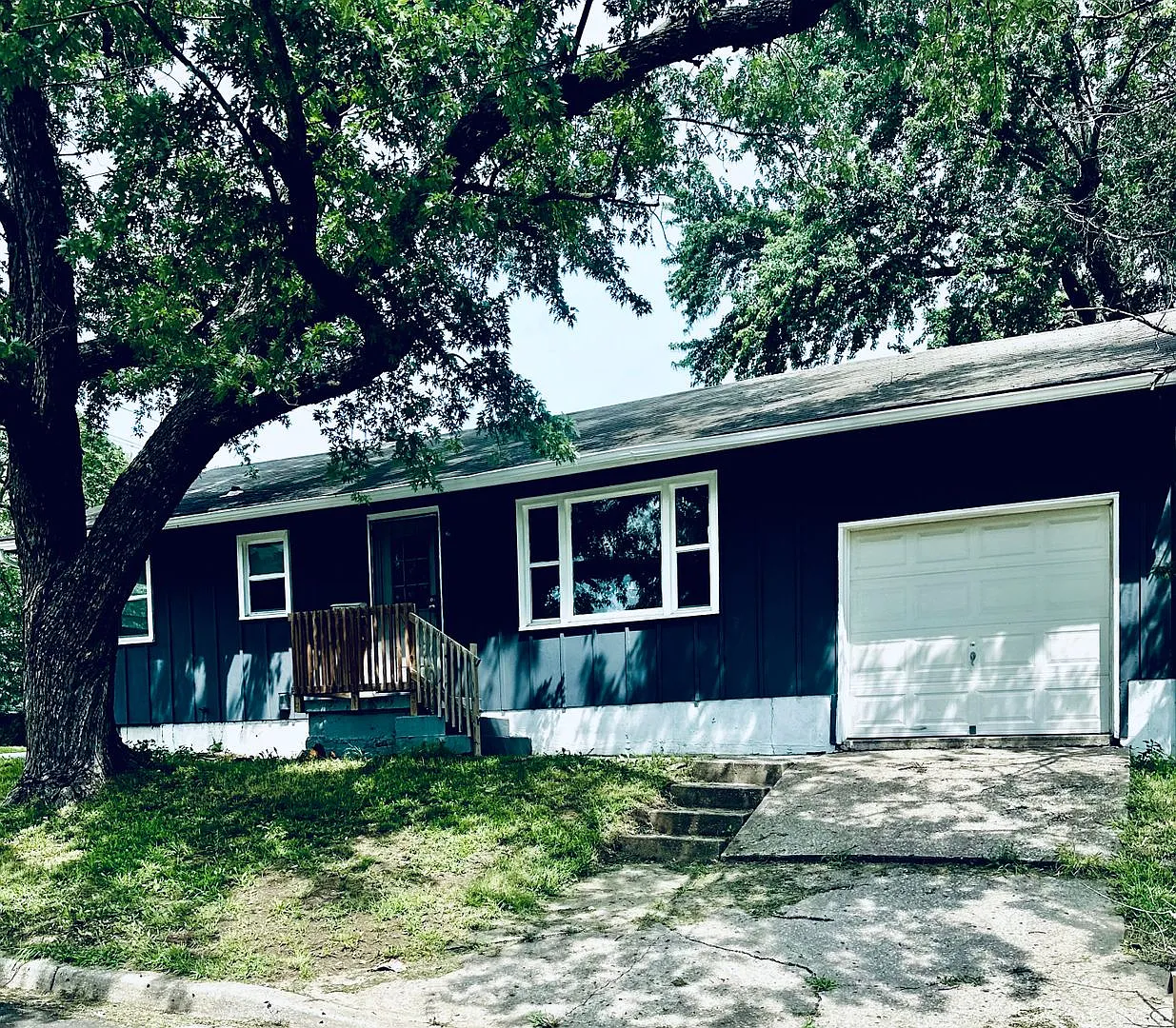 3 Bedroom 1 Bath Ranch Home For Rent — Photo 1