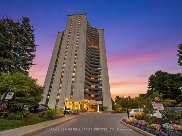 75 Graydon Hall Dr Unit 1502, Toronto, ON M3A 3M5