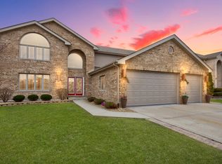 909 Willow Rd, Matteson, IL 60443