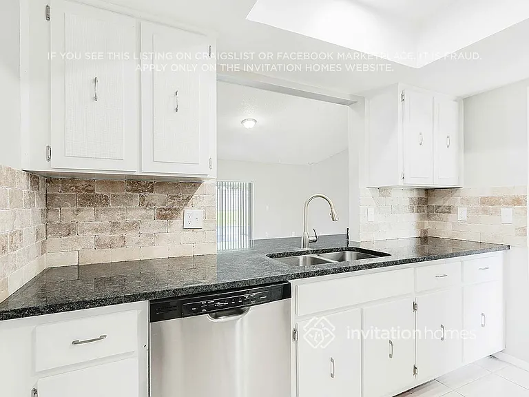 1304 Village Ct — Photo 9