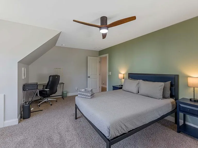8425 Hobhouse Cir — Photo 40