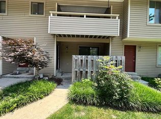 69 Jakes Ct, O'Fallon, MO 63366