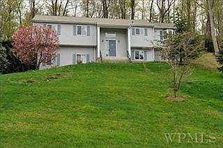 1st image of 60 Woodbine Dr