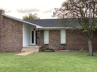 403 E 2nd St, Higgins, TX 79046