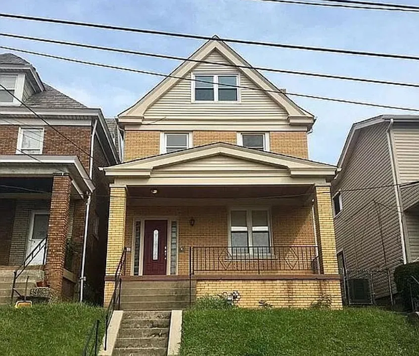 303 Labelle St