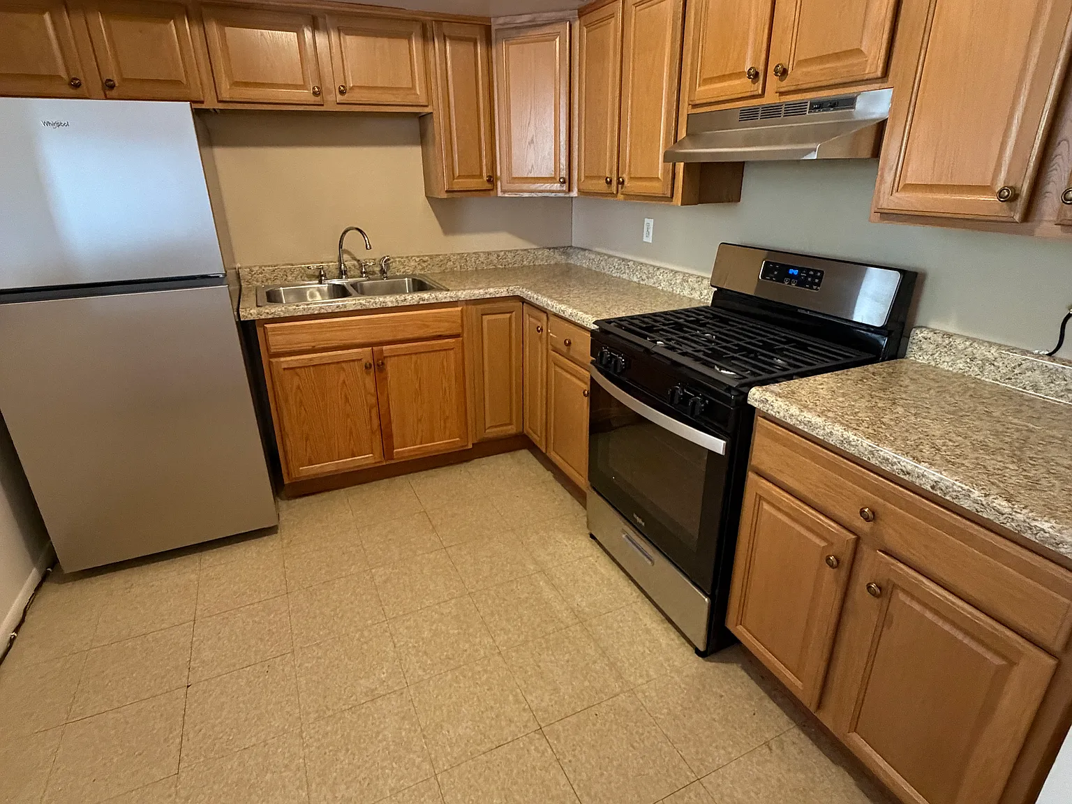 2 bed, 1200 sqft, $1,600 — Photo 1