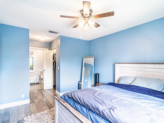 4th image of 3787 Island Club Circle E
