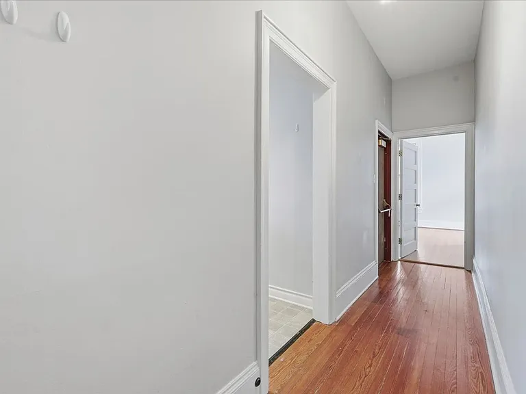 825 Delaware Ave — Photo 18