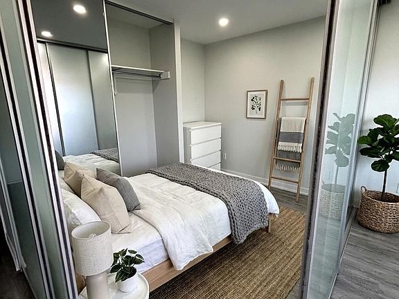 5th image of 15 Walmer Rd #406