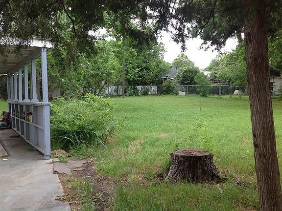 3rd image of 816 Donna St
