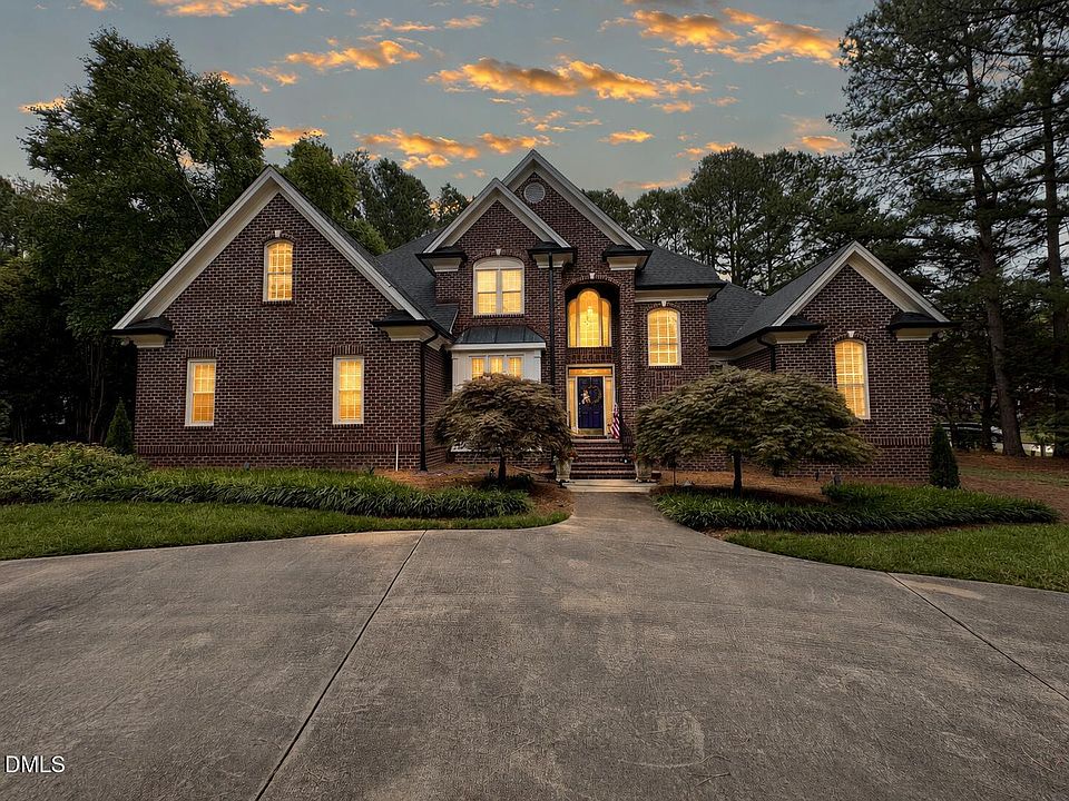 1st image of 306 Lakeside Cir