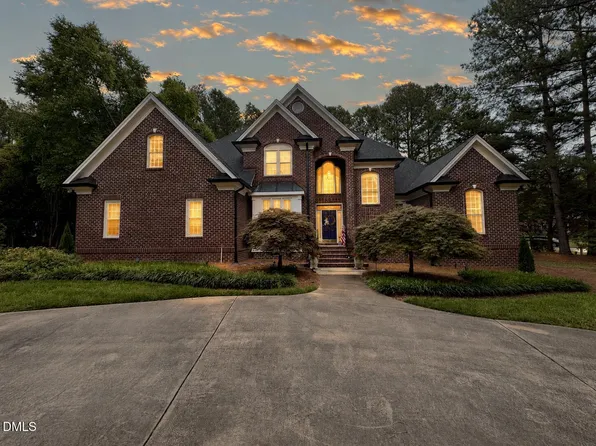306 Lakeside Cir, Zebulon, NC 27597