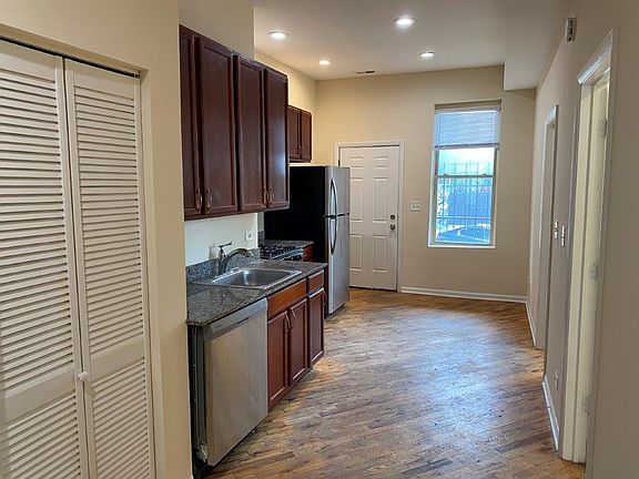 3rd image of 2300 S Ridgeway Ave APT 3