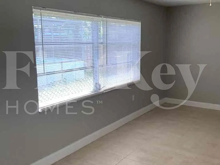 11410 NW 40th Pl — Photo 13