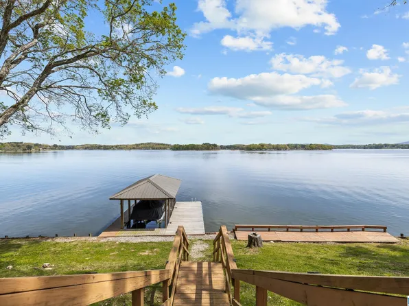 1110 Lakeside Dr, Talladega, AL 35160