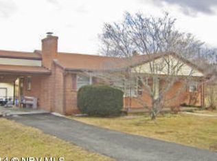 235 Epperly Dr SE, Christiansburg, VA 24073