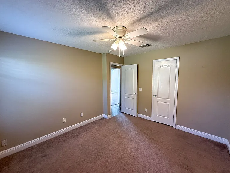 1519 Sandcliff Dr — Photo 15