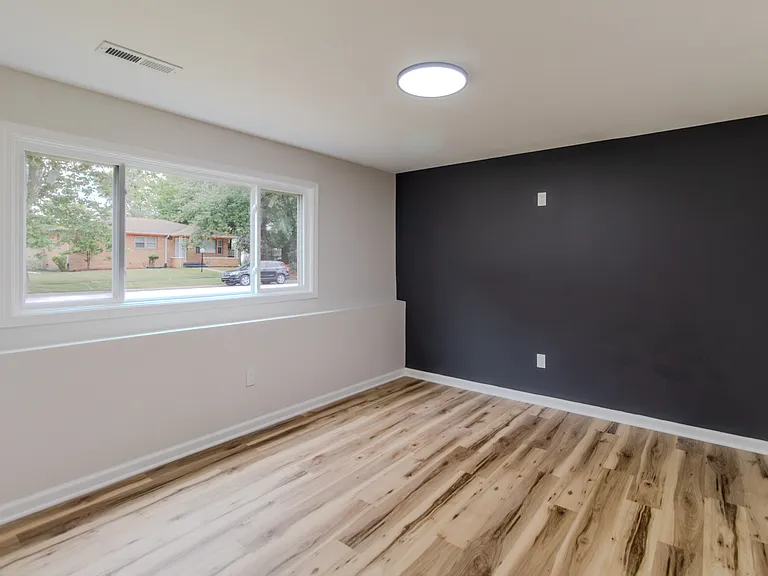 6530 E 3rd Ave — Photo 37