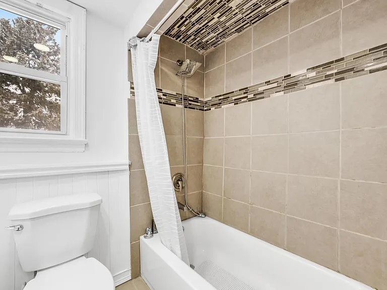 284 Macarthur Ave #2 — Photo 11