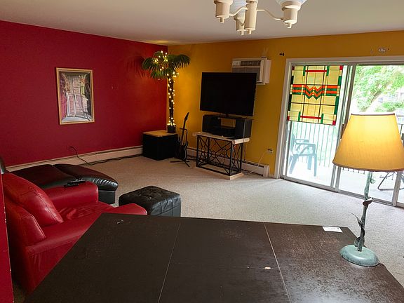 5th image of 1053 W Ogden Ave #3-337