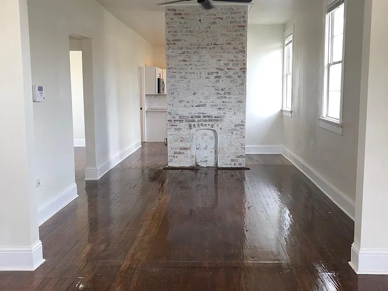 2110 Amelia St — Photo 3