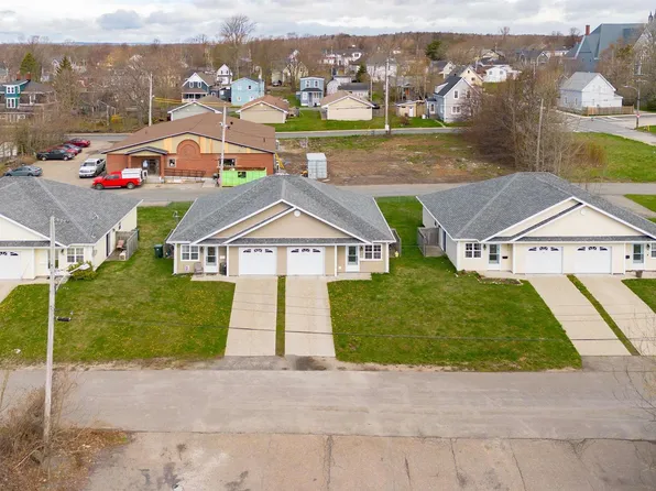 28 George St, Cape Breton, NS B2A 1J3