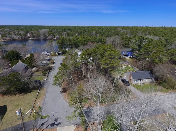 13 Fresh Wind Dr, Plymouth, MA 02360