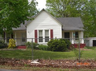 302 E College St, Greenbrier, TN 37073