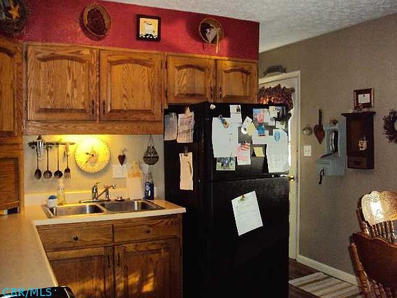 3rd image of 942 Cleveland Ave