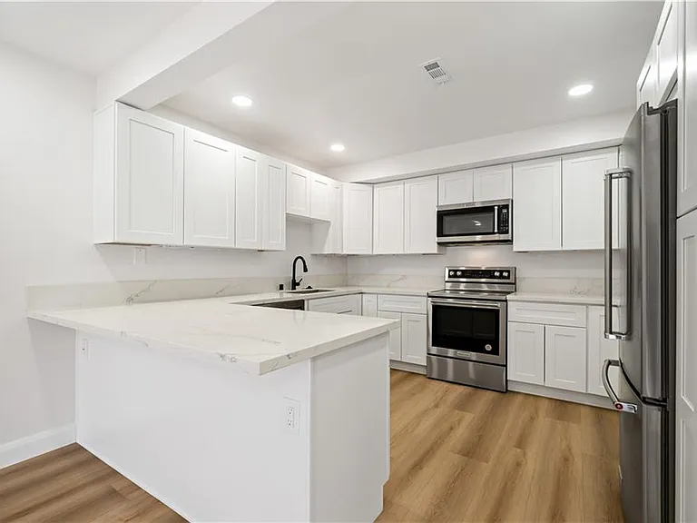 1360 Shadow Ln #M — Photo 8
