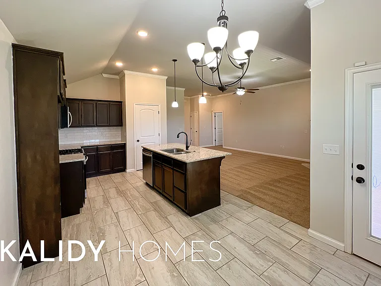 4812 Crystal Hill Dr — Photo 8