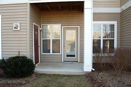 ONE LEVEL CONDO UNIT