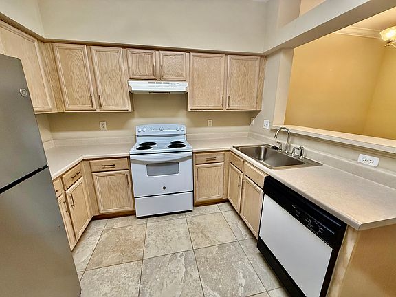 4th image of 700 Daniel Ellis Dr APT 14104