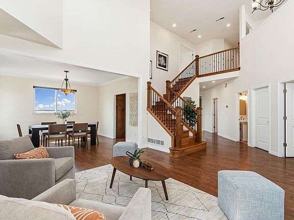 5th image of 750 Falcon Ct