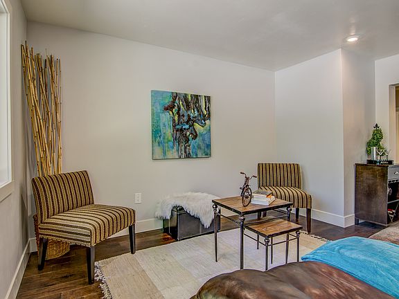 4th image of 5004 S Land Park Dr