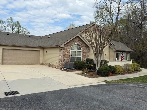 4328 Grassy Moss Dr, Greensboro, NC 27409