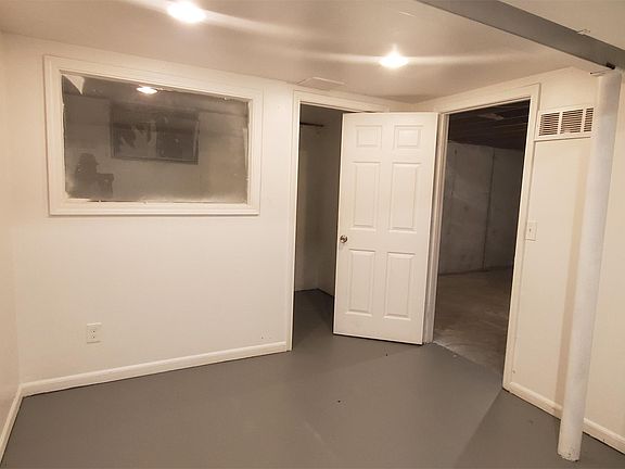 2nd image of 10110 White Ave