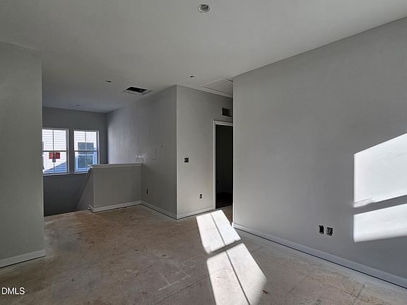 5th image of 412 White Oak Garden Way #315