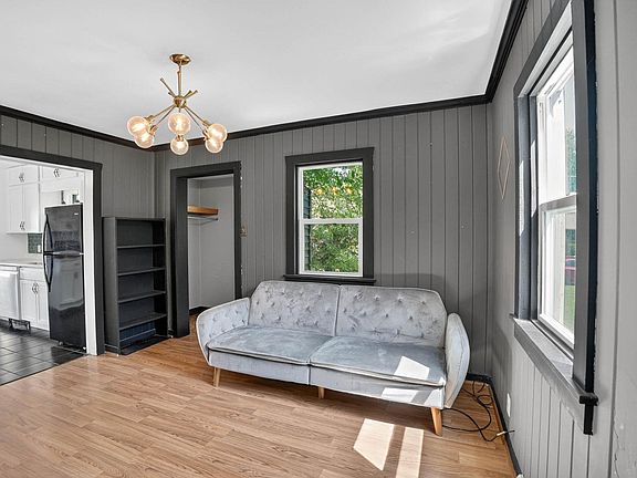 5th image of 141 Stewart Ave