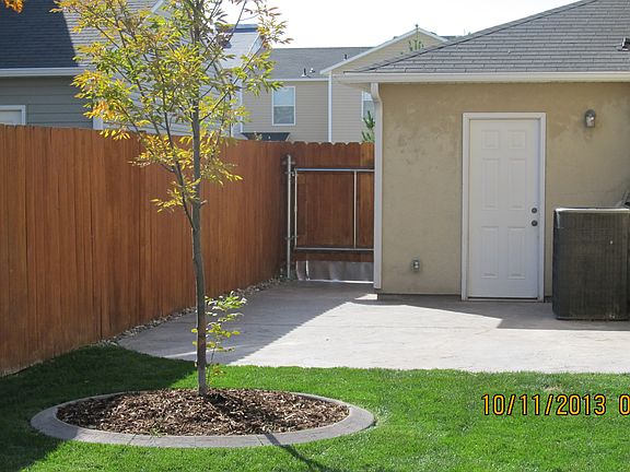 Side patio, door off 3rd bay