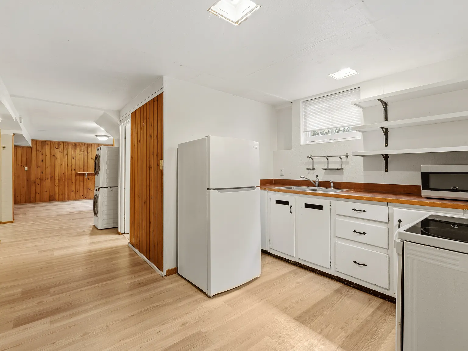 2 bed, 890 sqft, $2,000 — Photo 2