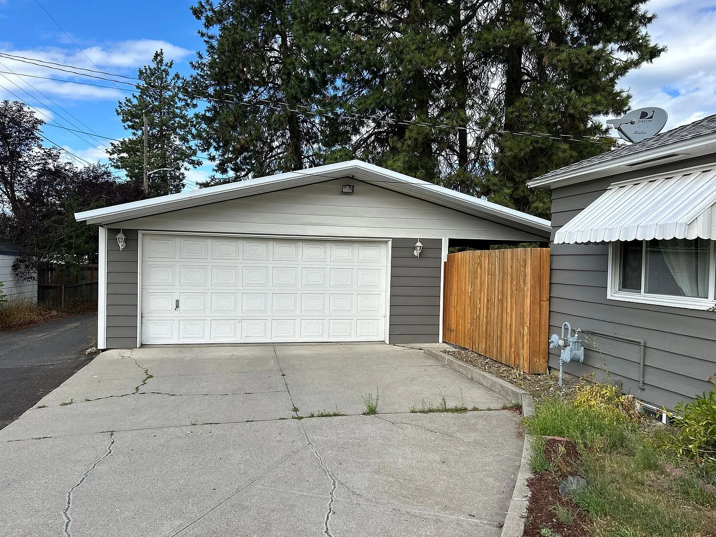 4 Bedroom 2 Bathroom Home for Rent — Photo 4